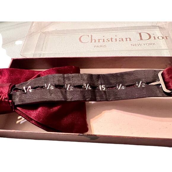 Vintage Christian Dior Straight Edge Burgundy Silk Bow Tie with Original Box - Picture 5 of 5